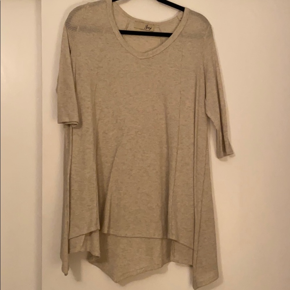 Long cut short sleeve cream shirt